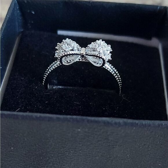 925 Sterling Silver Bow Ring - Picture 5 of 9